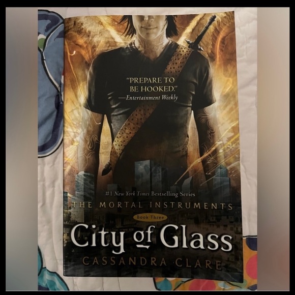 The Mortal Instruments Cassandra Clare City of Glass SC book - Picture 1 of 2
